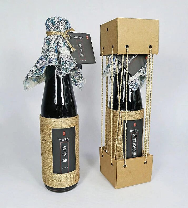 Упаковка бутылочек. Необычная упаковка бутылки. Креативная упаковка для бутылки. Упаковка для бутылки шампанского. Красивая упаковка бутылки вина.
