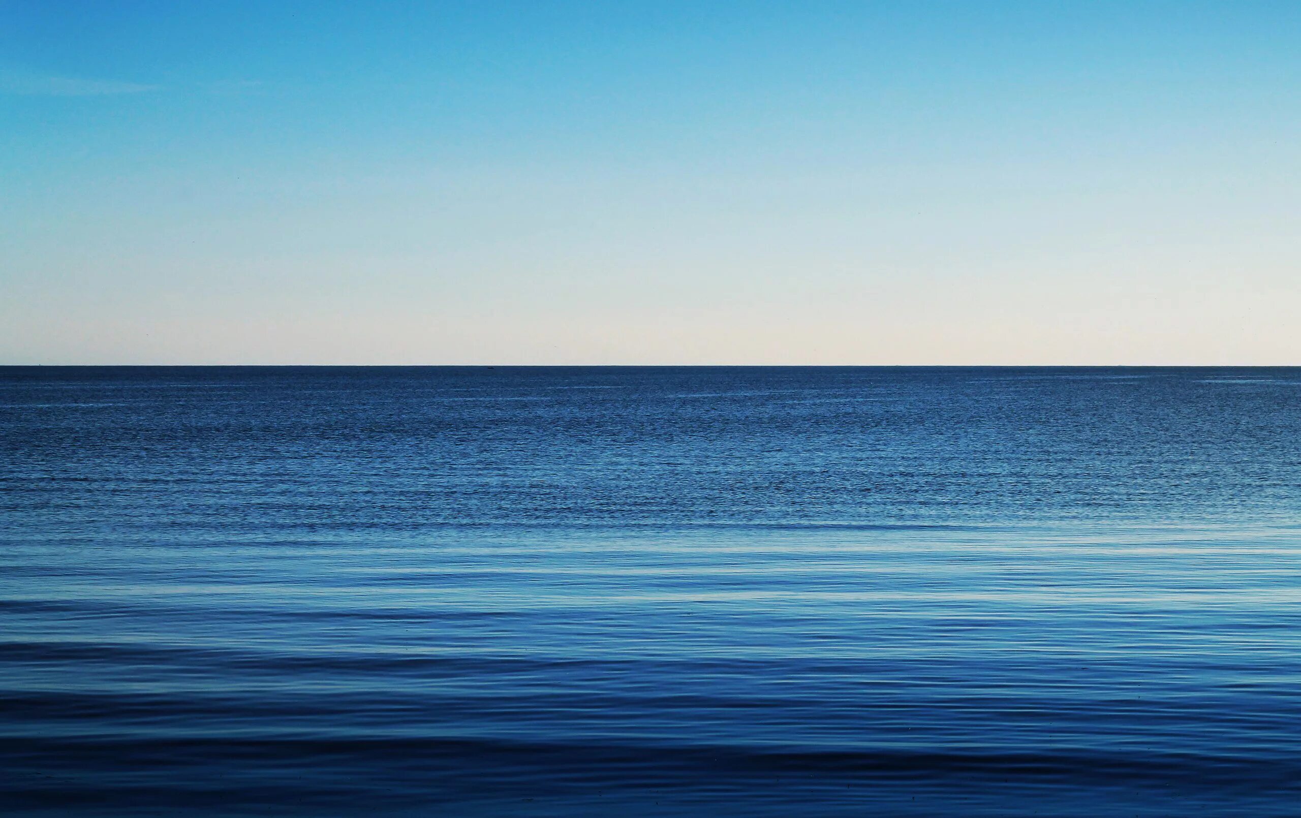 Поверхности вод тихого океана. Водная гладь. Море Горизонт. Поверхность воды. Гладь океана.