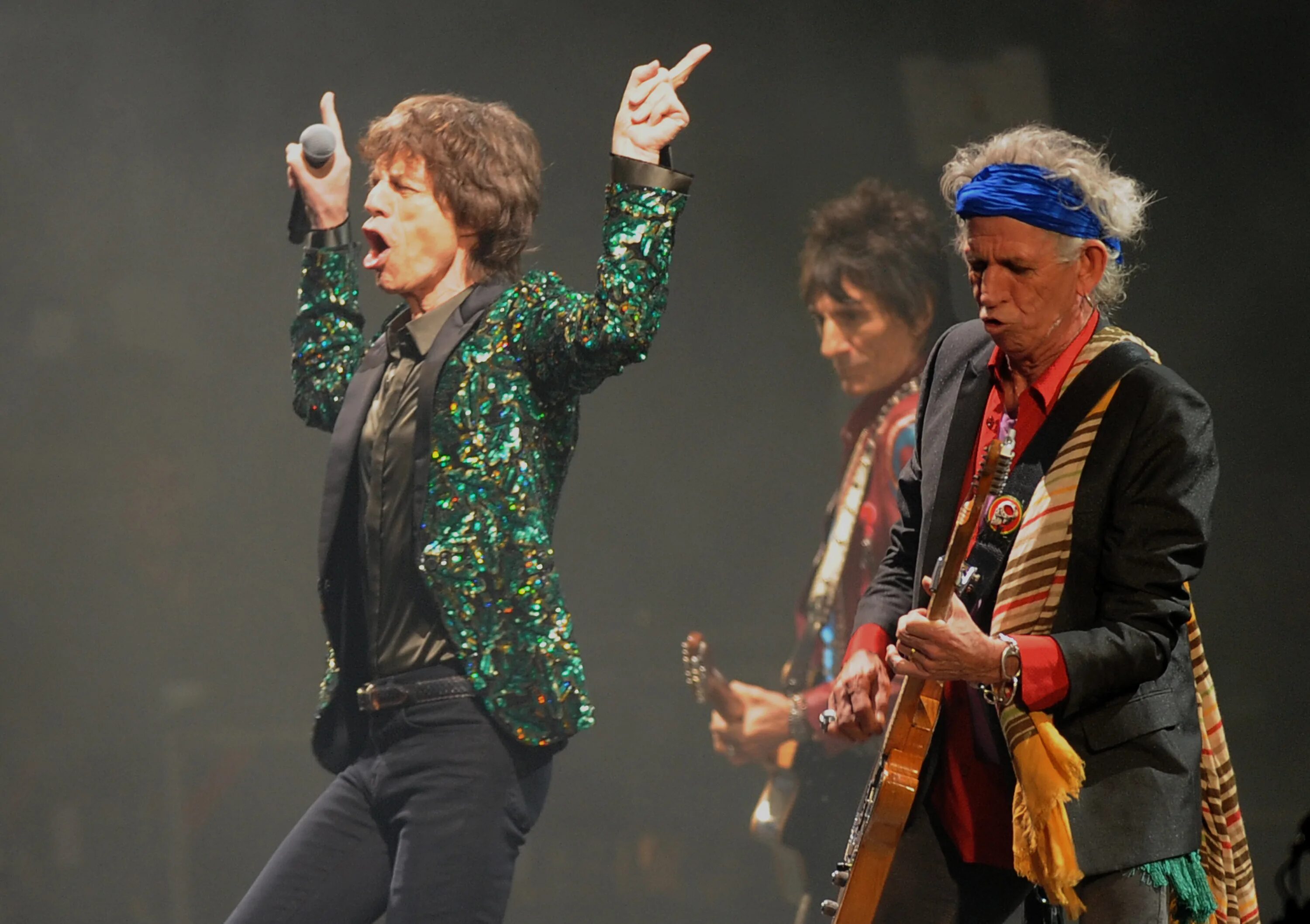 Rolling stones songs. Роллинг стоунз сейчас. Фото Роллинг стоунз в высоком качестве. Гайд парк рок группа Rolling Stones. Роллинг стоунз игра с огнем.