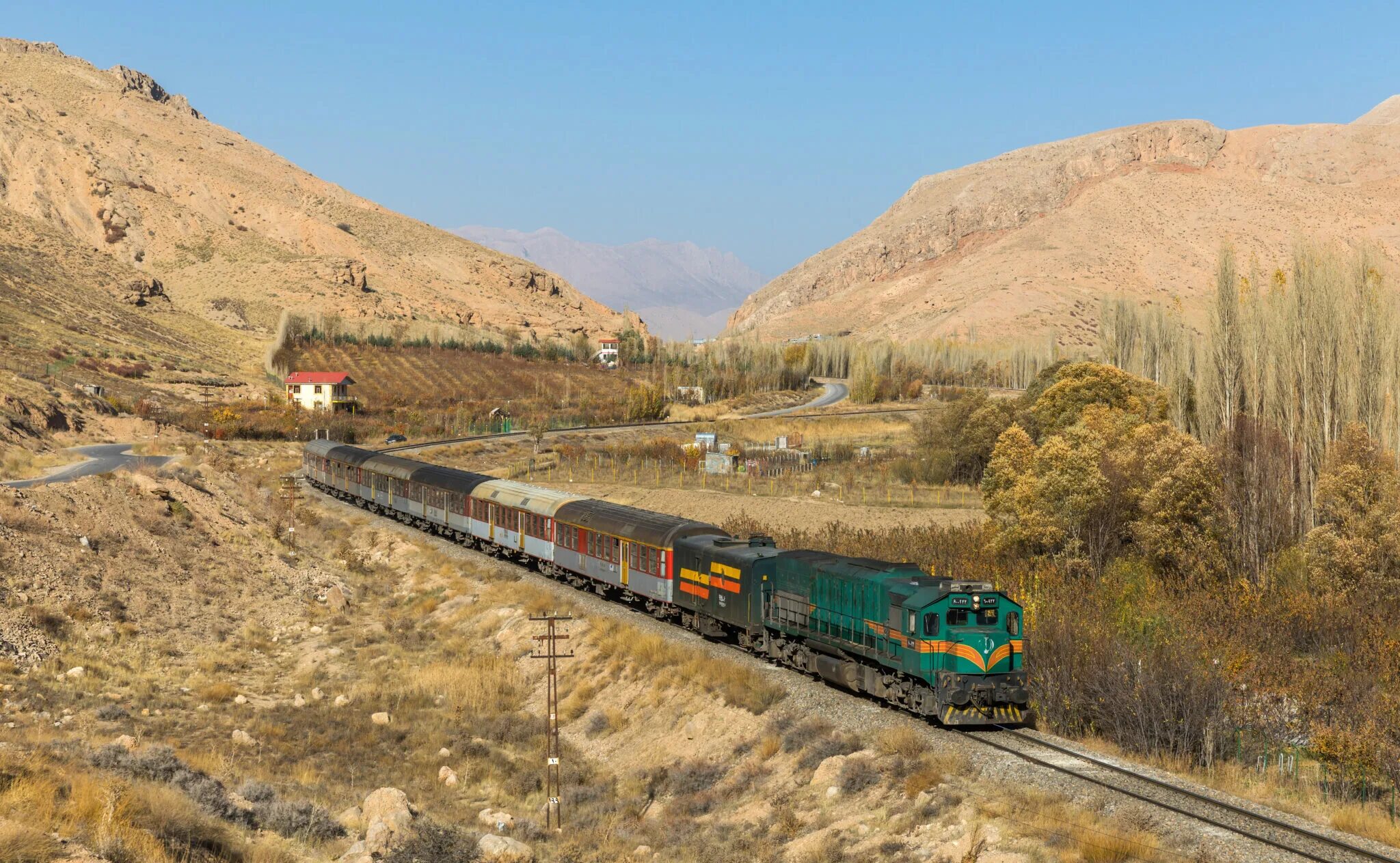 Железные дороги ирана. Гармсар Инче Бурун. Инче Бурун Иран. ЖД колея в Иране. Iran Rail, железная дорога.