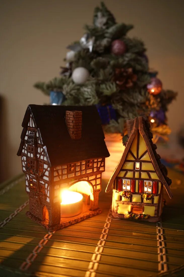 Фонарь для свечи. Домик со свечкой. Домик для свечки. Новогодние деревянные подсвечники. Домик со свечкой.