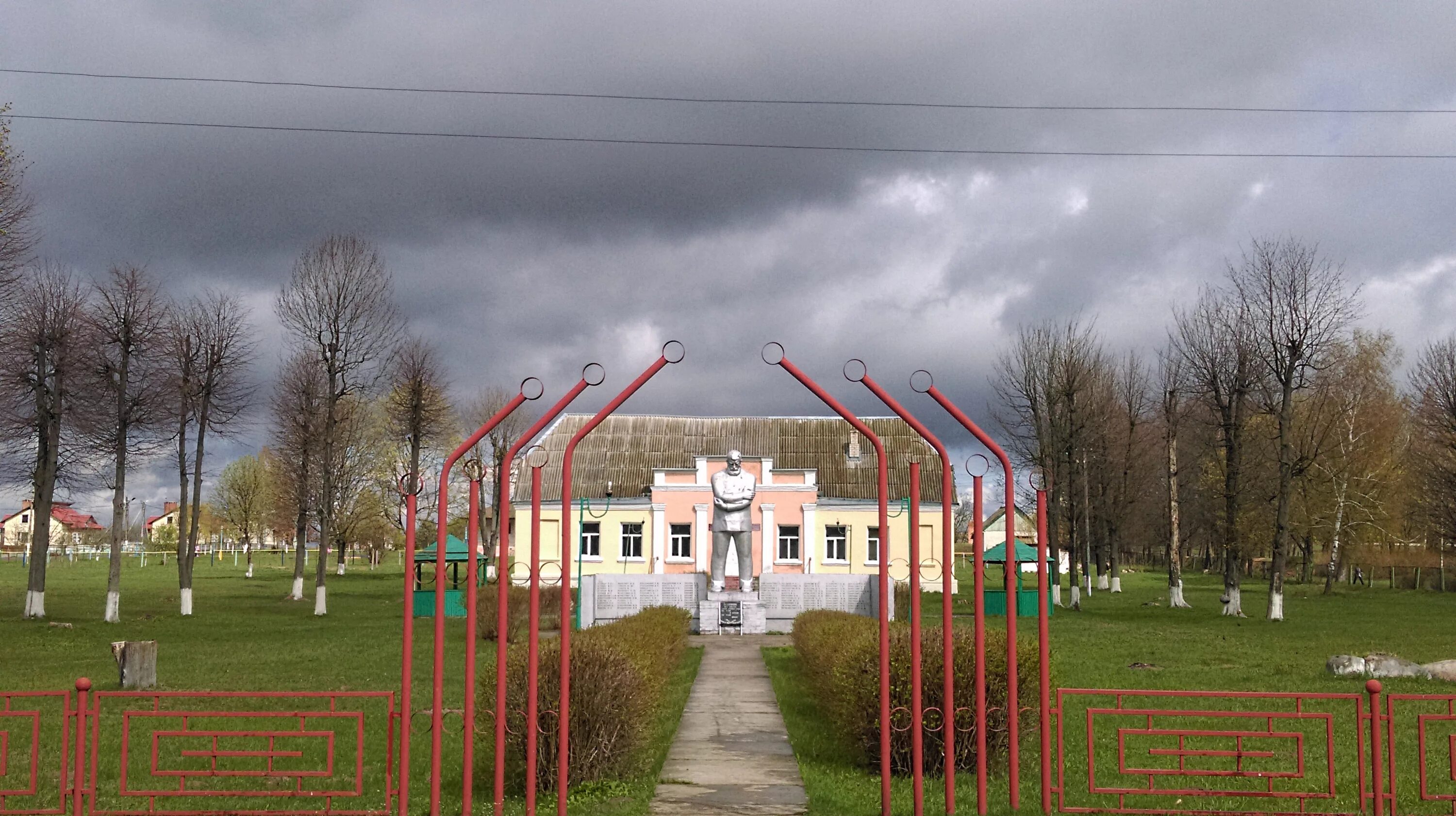 Агрогородок речки. Беларусь, блужа. агрогородок 20. агрогородок башни.