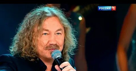 Петь под фонограмму