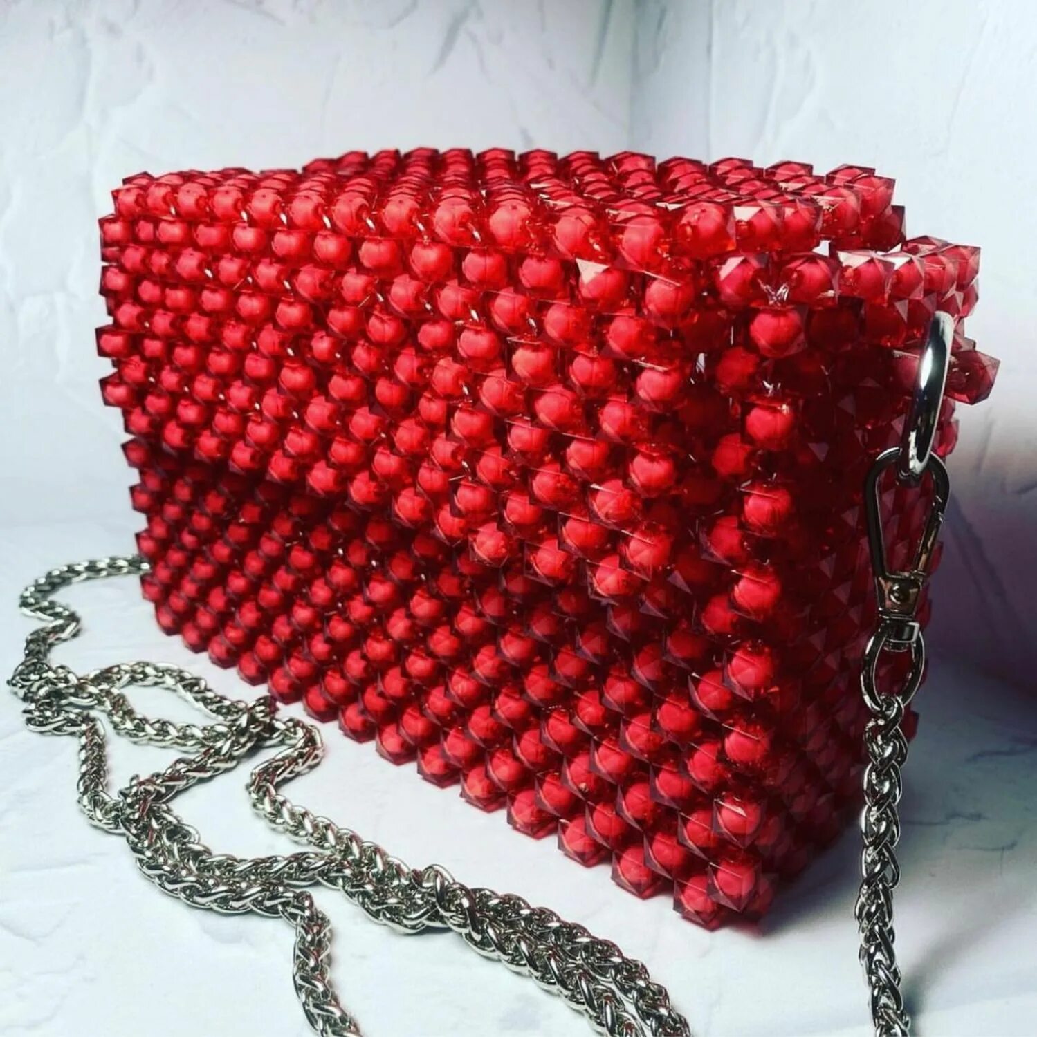 Сумка из акриловых бусин. Сумки вышитые бисером. Бусинки для сумок. Дизайнерские сумочки. Сумка из стекляруса.