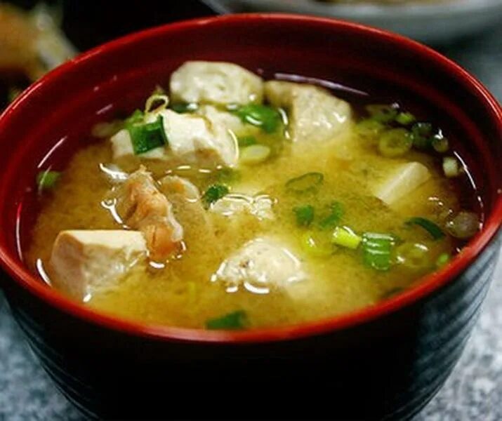 Мисо с курицей. Мисо с курицей. Мисо суп с лапшой. Тори мисо. Суп тори удон.