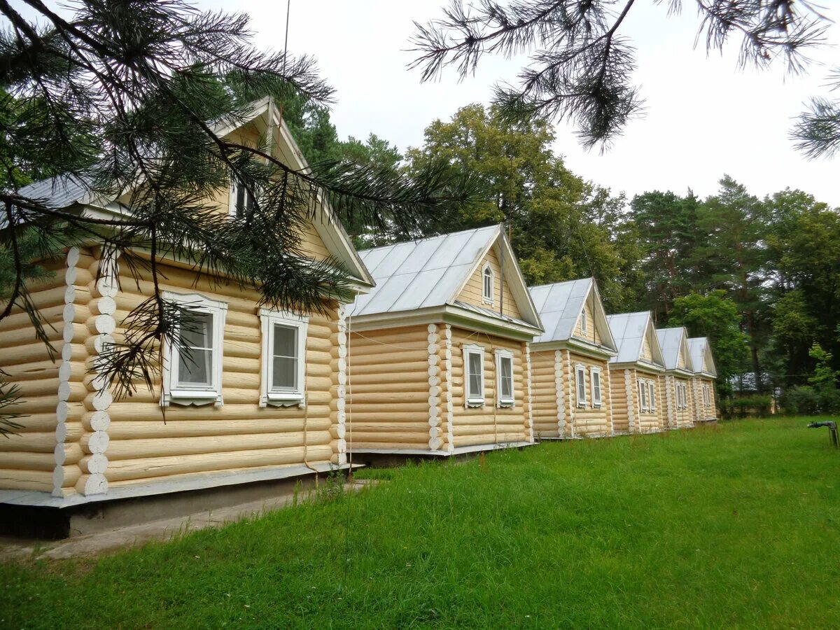 Селигерская жизнь в контакте. Озеро Селигер Городомля. Остров Городомля на Селигере. Дом отдыха Селигер на острове Городомля. Гефсиманский скит Городомля.