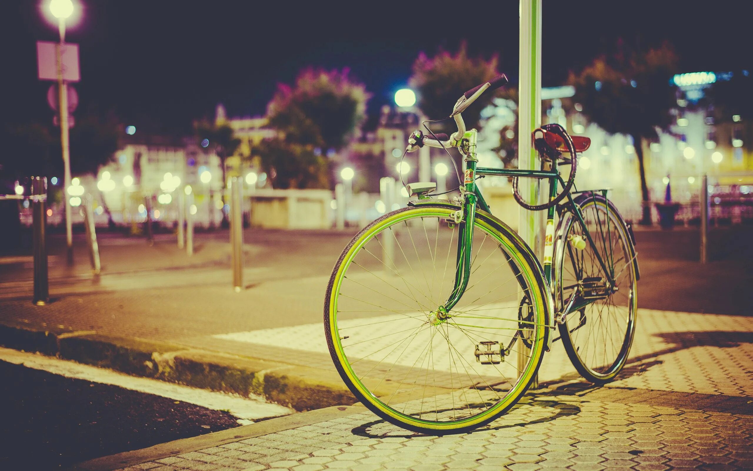 Красивые велосипеды. Велосипед в городе. Уличный велосипед. Красивый городской велосипед. Bike night