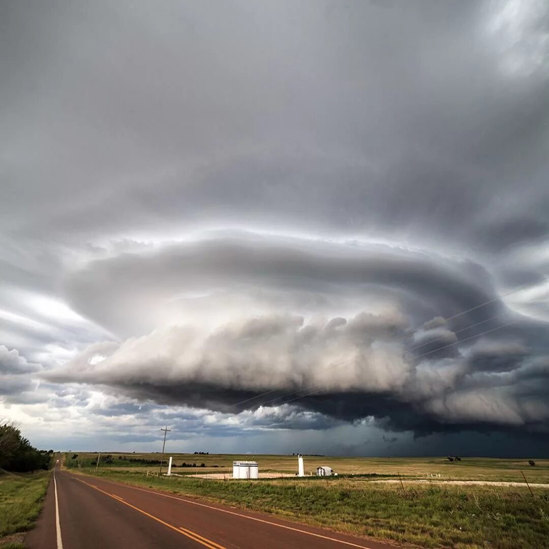 облака undulatus asperatus. Undulatus asperatus. молнии кататумбо природный феномен. самое грозное. грозное оружие россии.