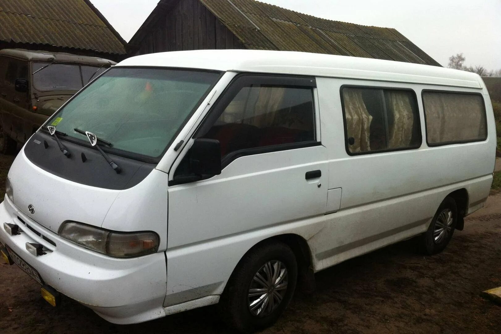 Микроавтобус б у. Hyundai grace h100. hyundai h100 1996. хундай грейс н100. хендай h100 микроавтобус.