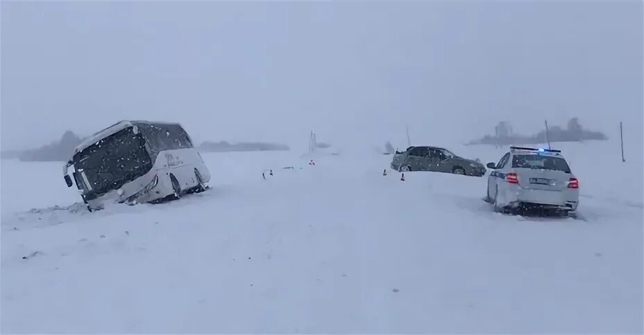 Погода на неделю шарыпово красноярский. Авария автобус Красноярск Шарыпово. Авария трасса Шарыпово Назарово 3.08.2022. Погодные условия на трассе Красноярск Шарыпово. ДТП автобуса Хайгер с КАМАЗОМ.