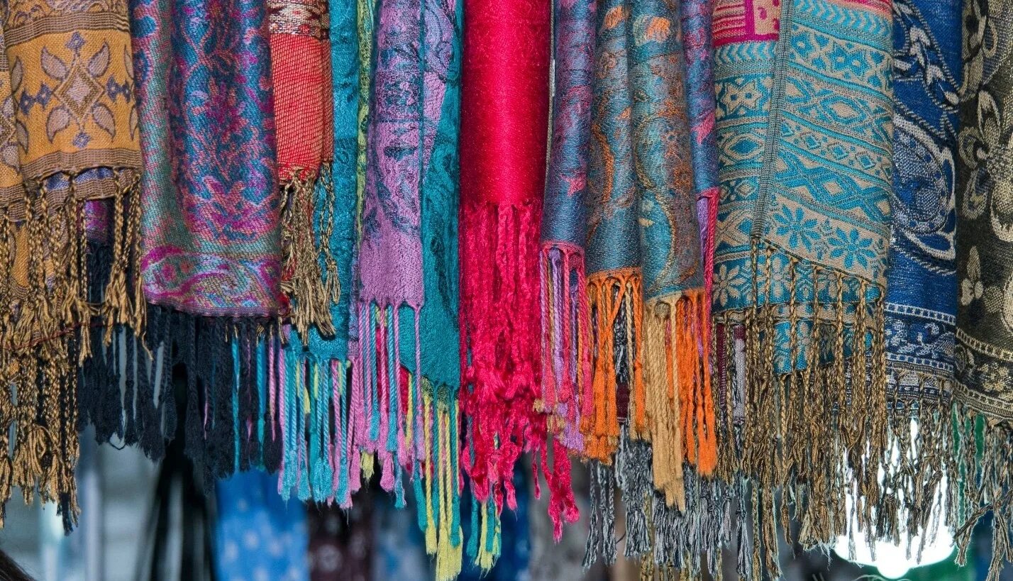 Пашмина турция. Ткань для платков. Пашмина что это. Пашмина что это. Индийские пашмины.