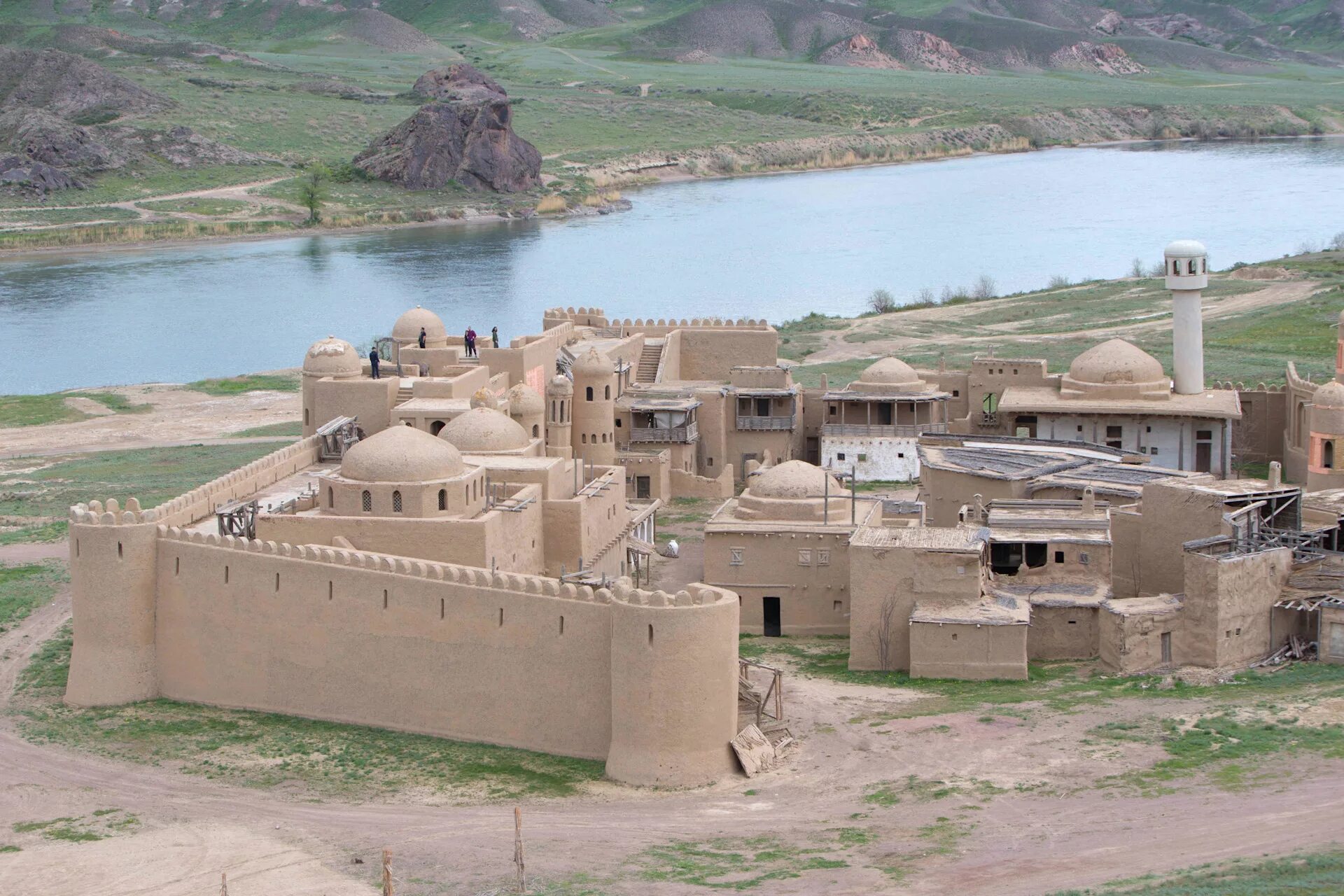 Город кочевников. Город кочевников алматы. Город кочевников алматы. Замок кочевников алматы. Крепость кочевников алматы.