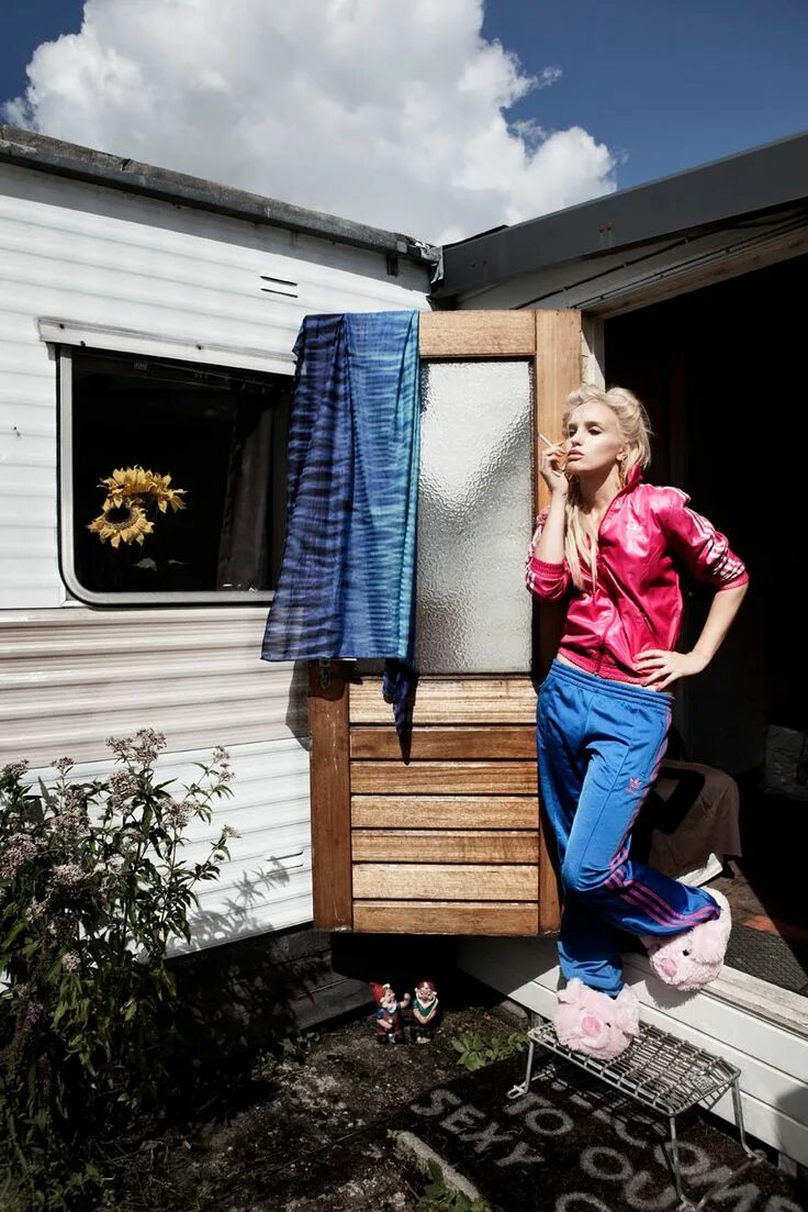 Trailer park trash группа. White trash девушки. Trailer trash девушки. Типичная американка. Уайт треш.