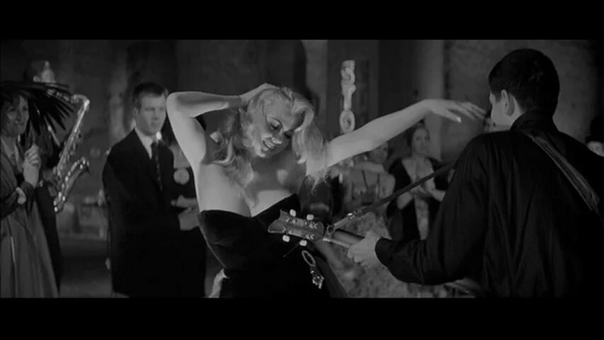 Оскар богини песня федерико феллини. Сладкая жизнь / la Dolce Vita (1960). Федерико Феллини la Dolce Vita. Сладкая жизнь Феллини кадры.