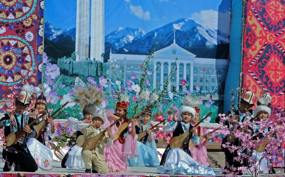 Празднование нооруза кыргызстан. Навруз в кыргызстане бишкек. Навруз в киргизии. Нооруз в кыргызстане для детей. Празднование нооруза кыргызстан.
