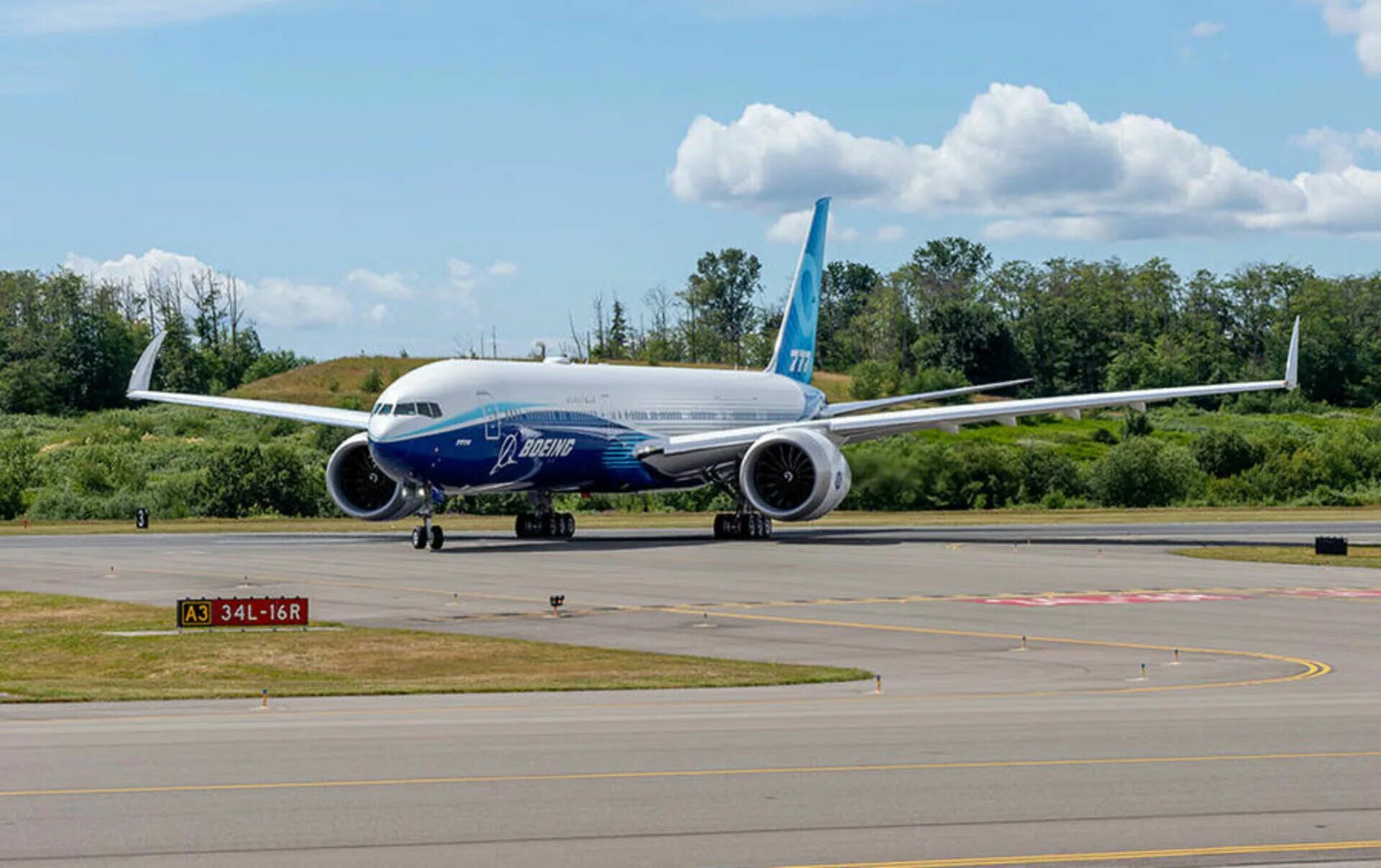 Самый продолжительный полет самолета совершенный боингом 777. B777-9x. Самолет Боинг 777. Широкофюзеляжный самолет Боинг 777. Боинг 777x.