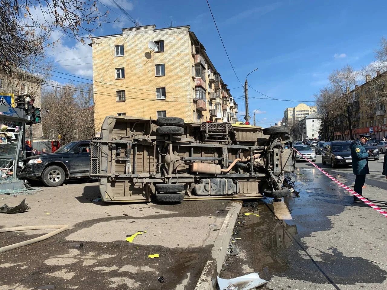 14 апреля 2016. ДТП на Волоколамском проспекте в Твери. ДТП со скорой в Твери 14 апреля. Авария на Волоколамском проспекте Тверь.