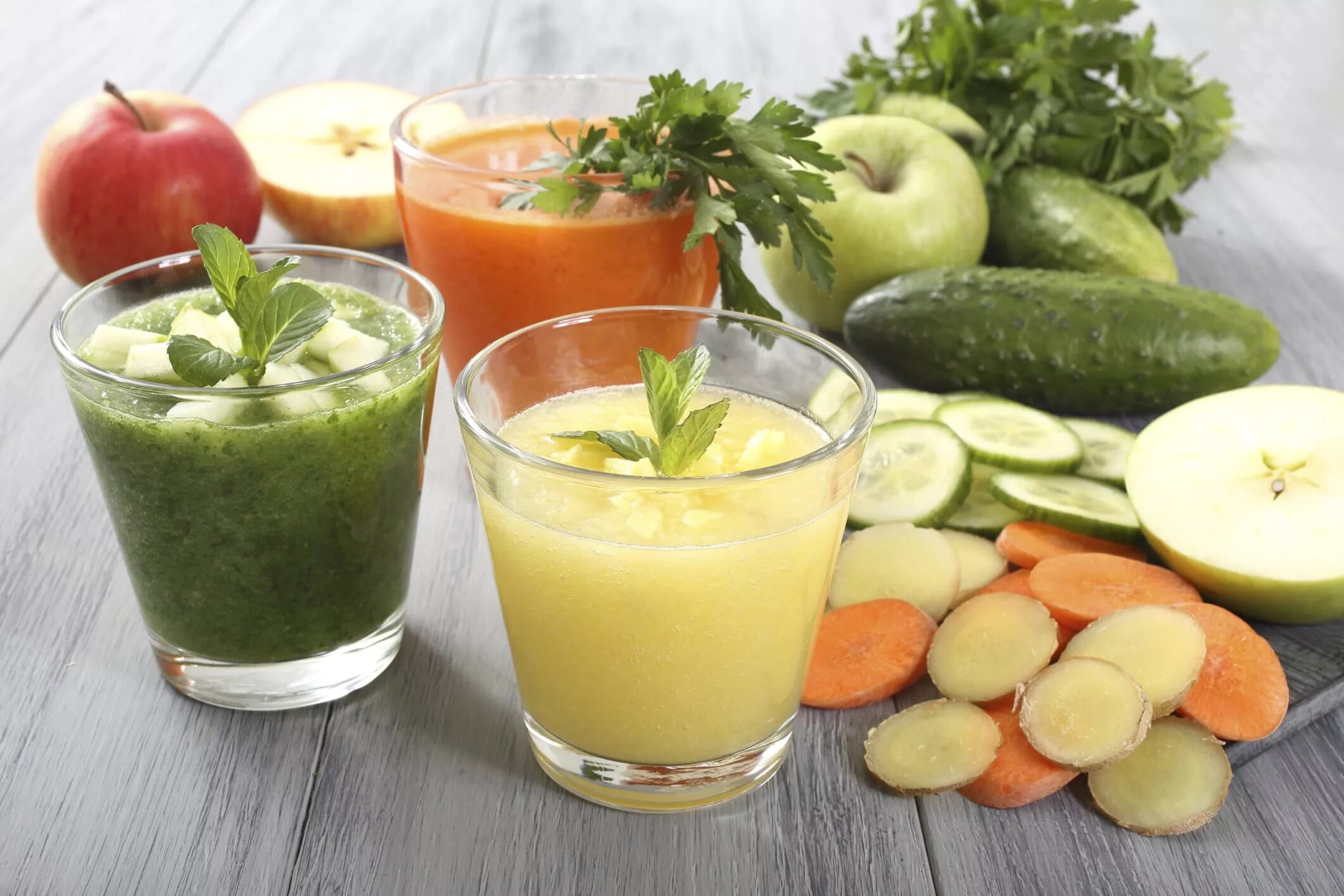 Соки из овощей и фруктов. Полезные смузи. Диетические напитки. Овощной сок. Vegetable juice