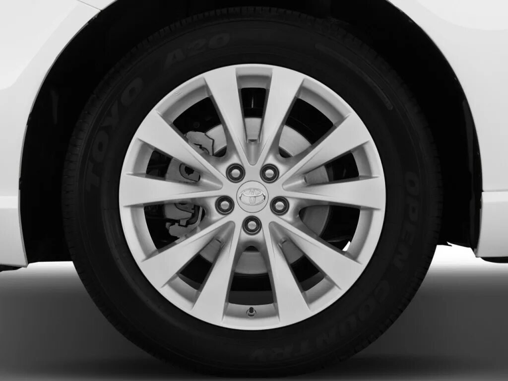 Венза диски 19. Toyota venza 2013 диски. Тойота венза колеса. Колесо тойота венза. Колесо тойота венза.