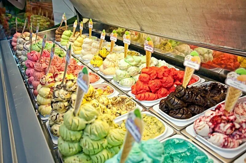 Мороженое джелато витрина. Магазин мороженого фото. Магазин мороженого фото. 33 пингвина мороженое. Развесное мороженое.