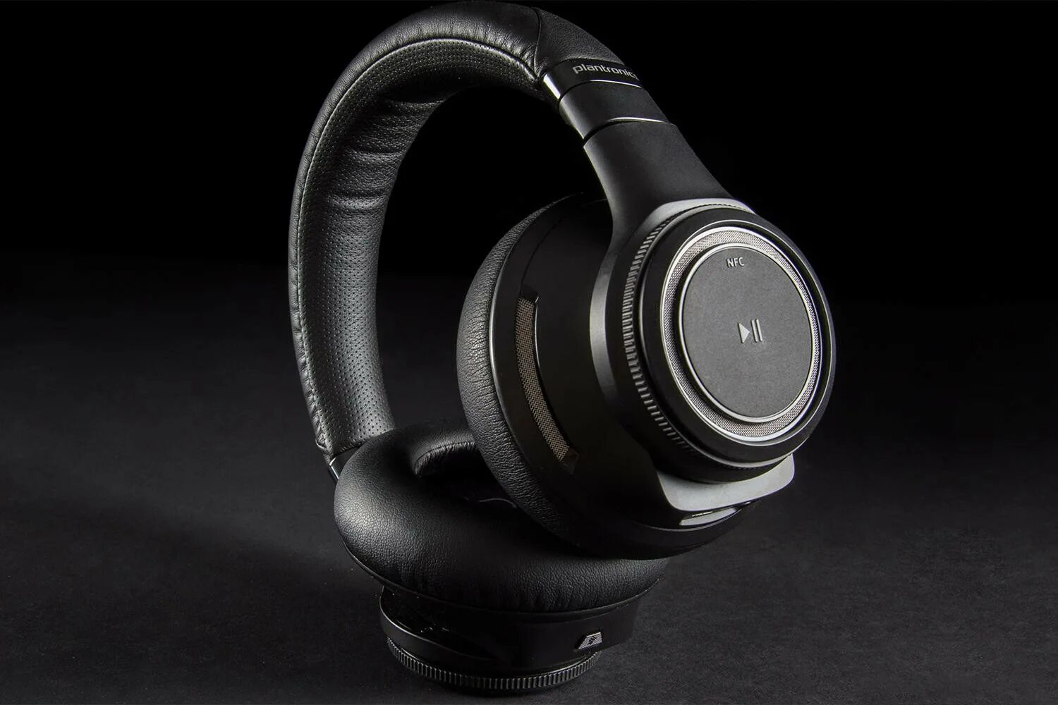 Наушники plantronics backbeat