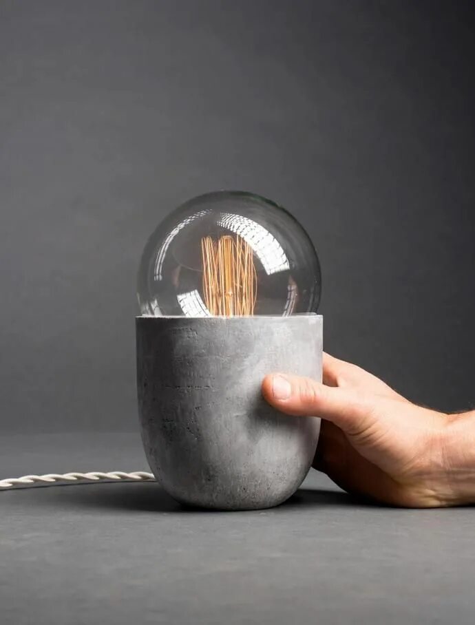 Concrete light. Настольный светильник из бетона. Бетон в лампочке. Светодиодные светильники из бетона. Современный настольный светильник цемент.