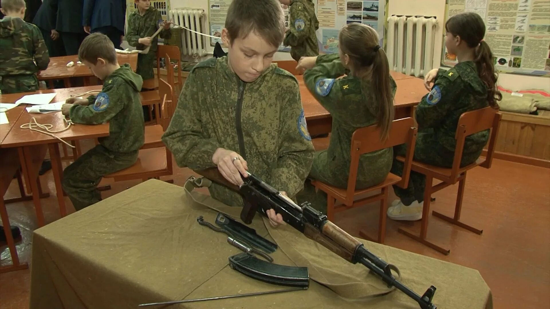 Военная подготовка в школе. Начальная Военная подготовка. Начальная Военная подготовка в школе. НВП В школах. Обучение начальной военной подготовки