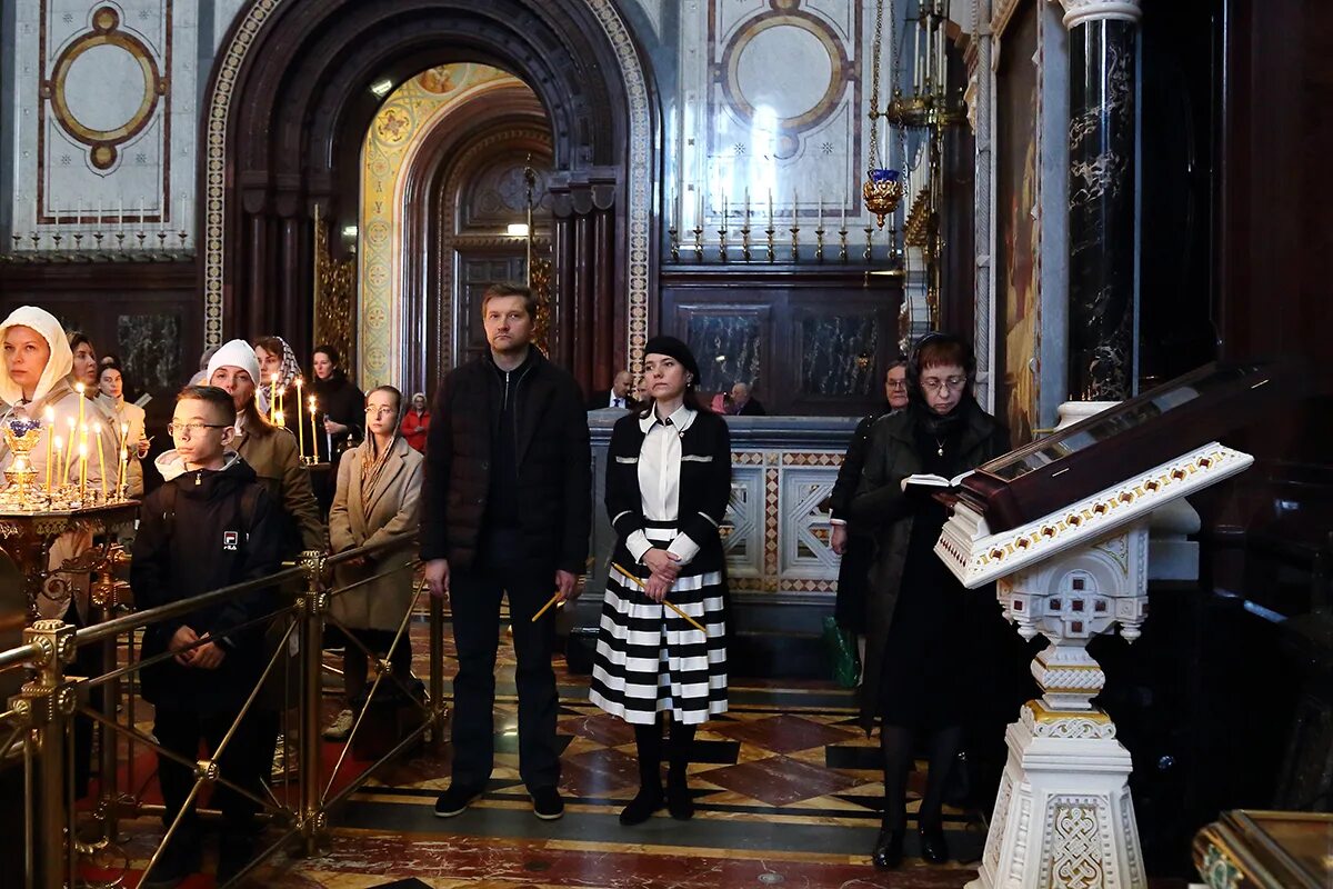 Храм христа спасителя 6 января 2024 служба. Храм христа спасителя в москве рождество. Божественная литургия в храме христа спасителя. Храм христа спасителя 6 января 2024 служба. Храм христа спасителя 6 января 2024 служба.