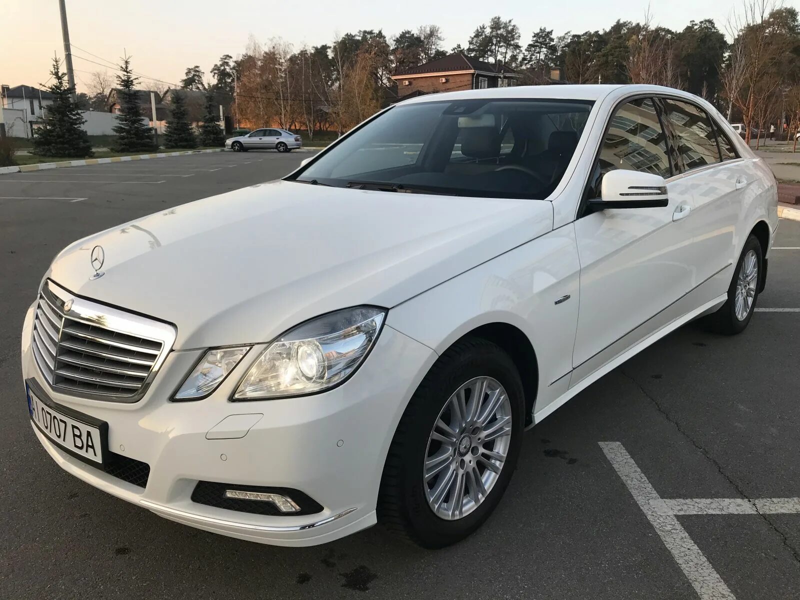 Куплю мерседес 21. Mercedes Benz e200 2010. Мерседес е200 cgi 2010. Мерседес e200 cgi. Mercedes-Benz e 200 BLUEEFFICIENCY.