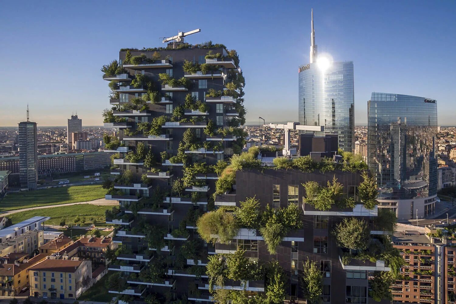 Большое зеленое г. Небоскребы Bosco verticale («вертикальный лес»). Небоскребы Bosco verticale в Милане.