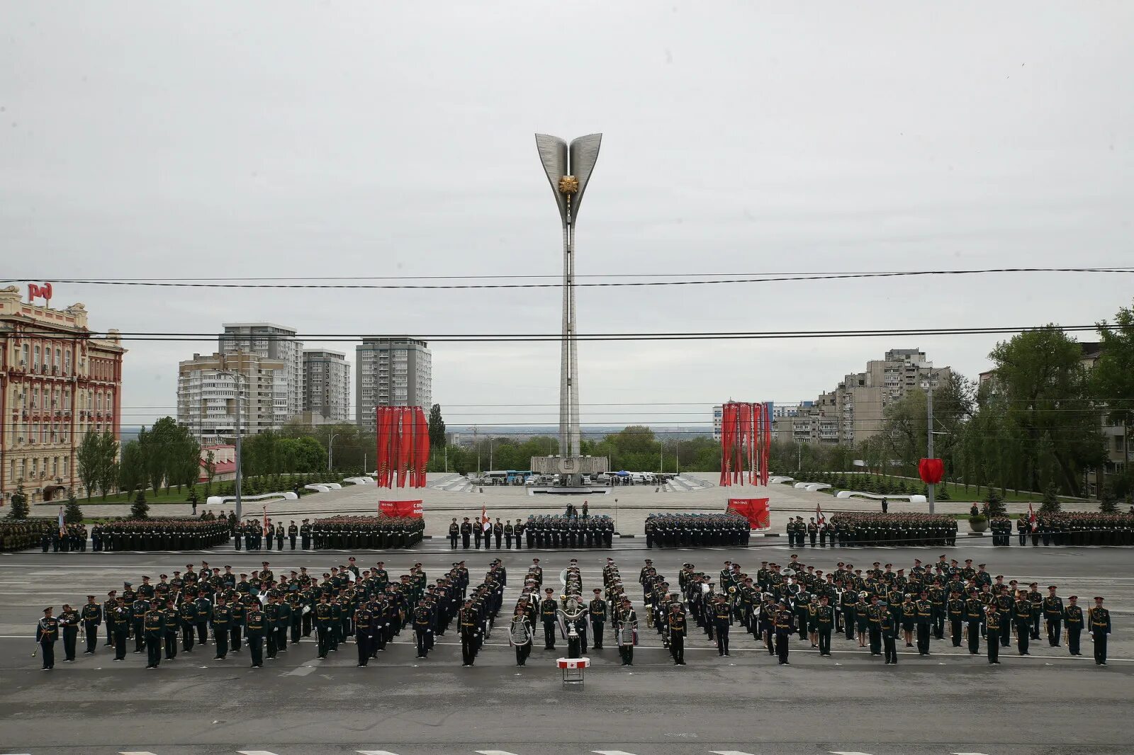 Парад 9 мая 2023 Ростов-на-Дону. Парад Победы 2023 Ростов на Дону. Ростов на Дону парад 9 мая. Площадь Ростова на Дону 2023.