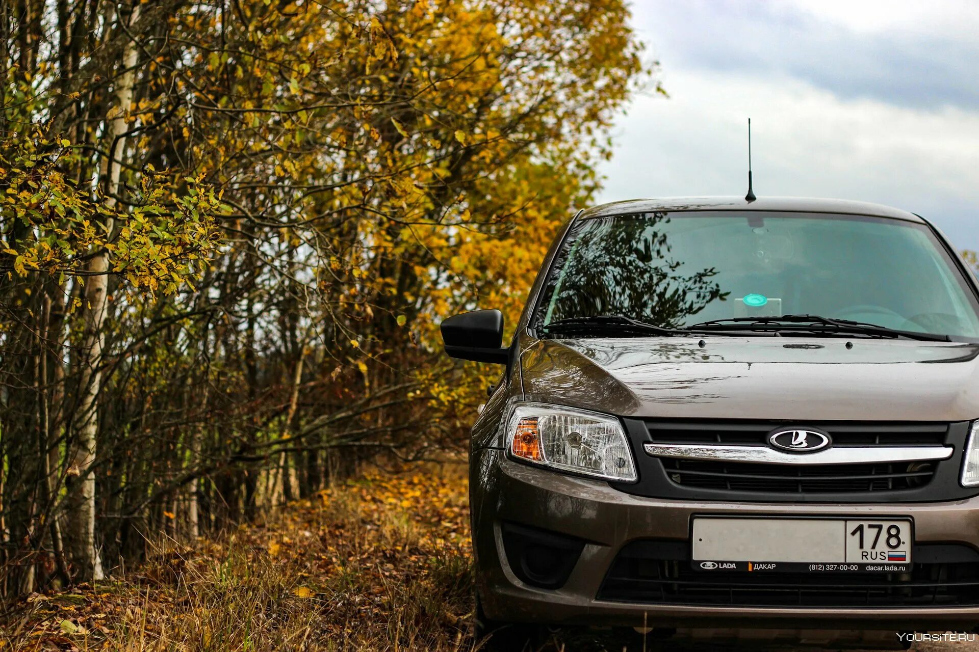 Гранта задранная. Поднять гранту. Гранта клиренс дорожный просвет. Клиренс гранта 2020. Дорожный просвет гранта лифтбек.