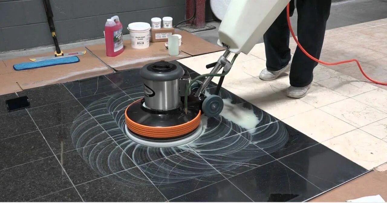 Robot for polishing the floor r34