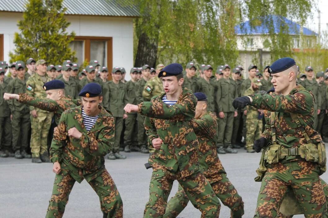 Центр допризывной подготовки молодежи. Допризывная подготовка. Допризывная подготовка молодежи. Фестиваль допризывной молодежи. Военно спортивное многоборье среди допризывной молодежи.