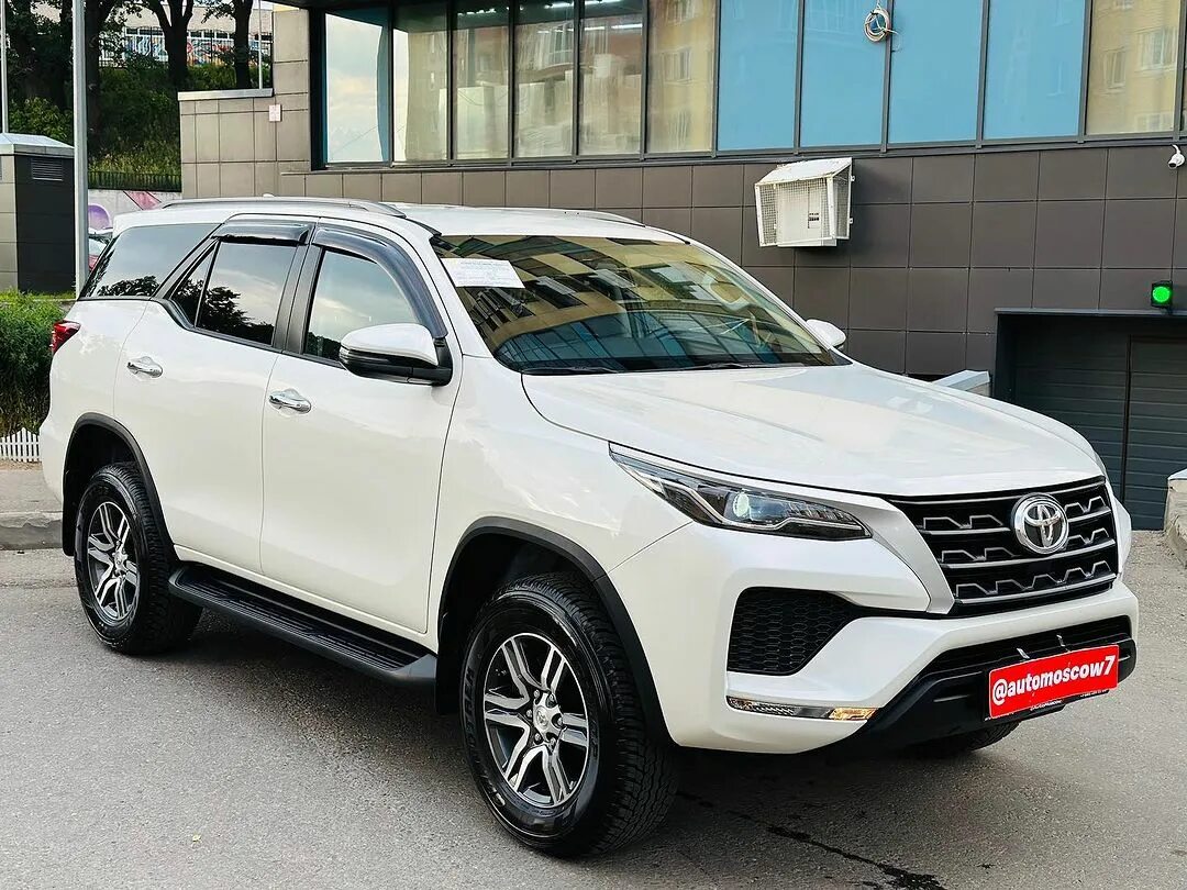 Toyota fortuner 2. тойота фортунер 2018. тойота фортунер какой бензин. тойота фортунер 2. диски на фортунер 2019.