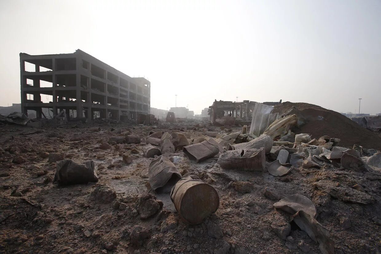 Разрушения от ядерного взрыва. Земля после взрыва. Разрушенное место. Разрушенное здание после взрыва.