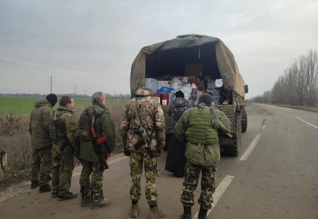 Груз в зону сво. Гуманитарка для военных. На Херсонщине погиб военный священник. В Пензу приехали мобилизованные. Гуманитарная помощь сво.