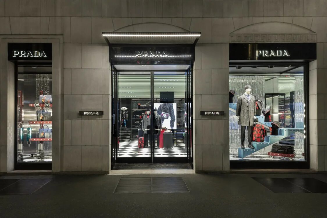 Бутик prada. Прада италия. Бутик прада. Prada магазин. Бутик прада в санкт-петербурге.