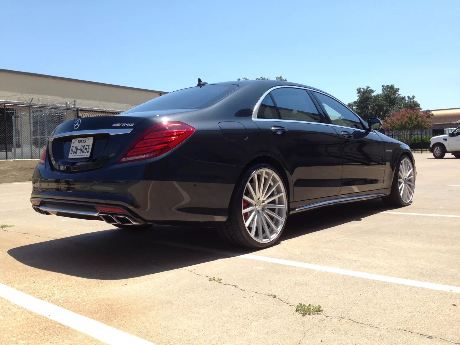 222 тыс. 222 тыс. Мерседес за 3000000. W222 vossen. Мерседес s222 63 amg.