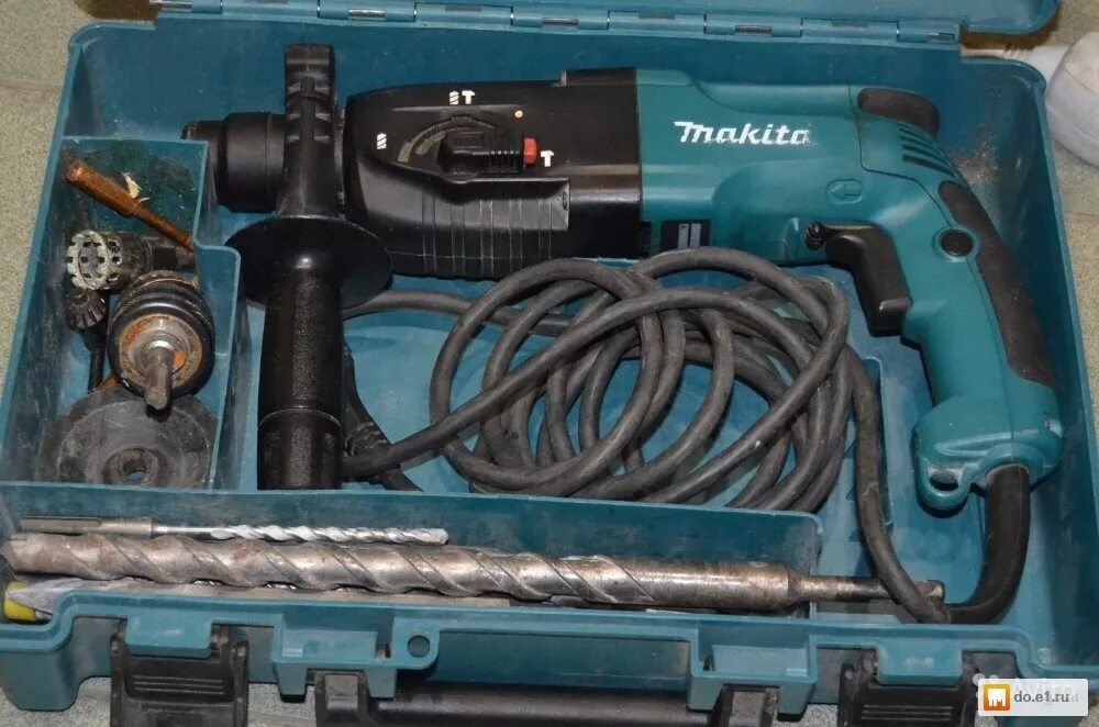 Makita 5000 перфоратор. Перфоратор Макита hr5000c старый. Перфоратор Makita HR-3200с б/у сломанный. Макита перфоратор дыра. Макита б у купить