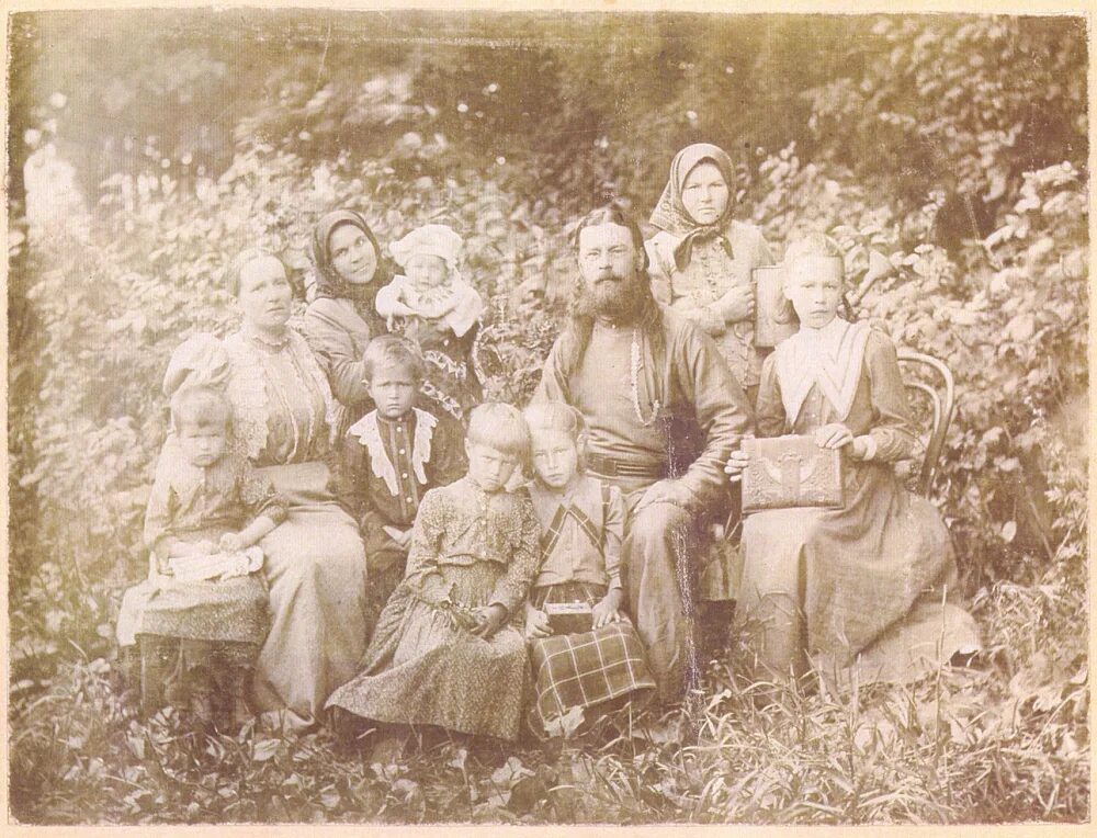 Семья ушаковых. Семья ушаковых. Фото семью ушакова юрия. Семья ушаковых. Многодетная семья марных елец.