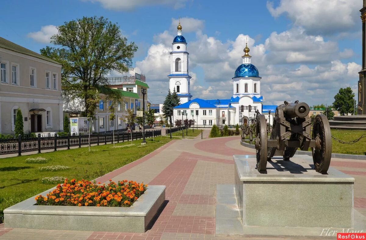 Малоярославец коттеджный поселок. Поселок малоярославец. Поселок малоярославец. Цыганский поселок калужская область. Село кудиново малоярославец.