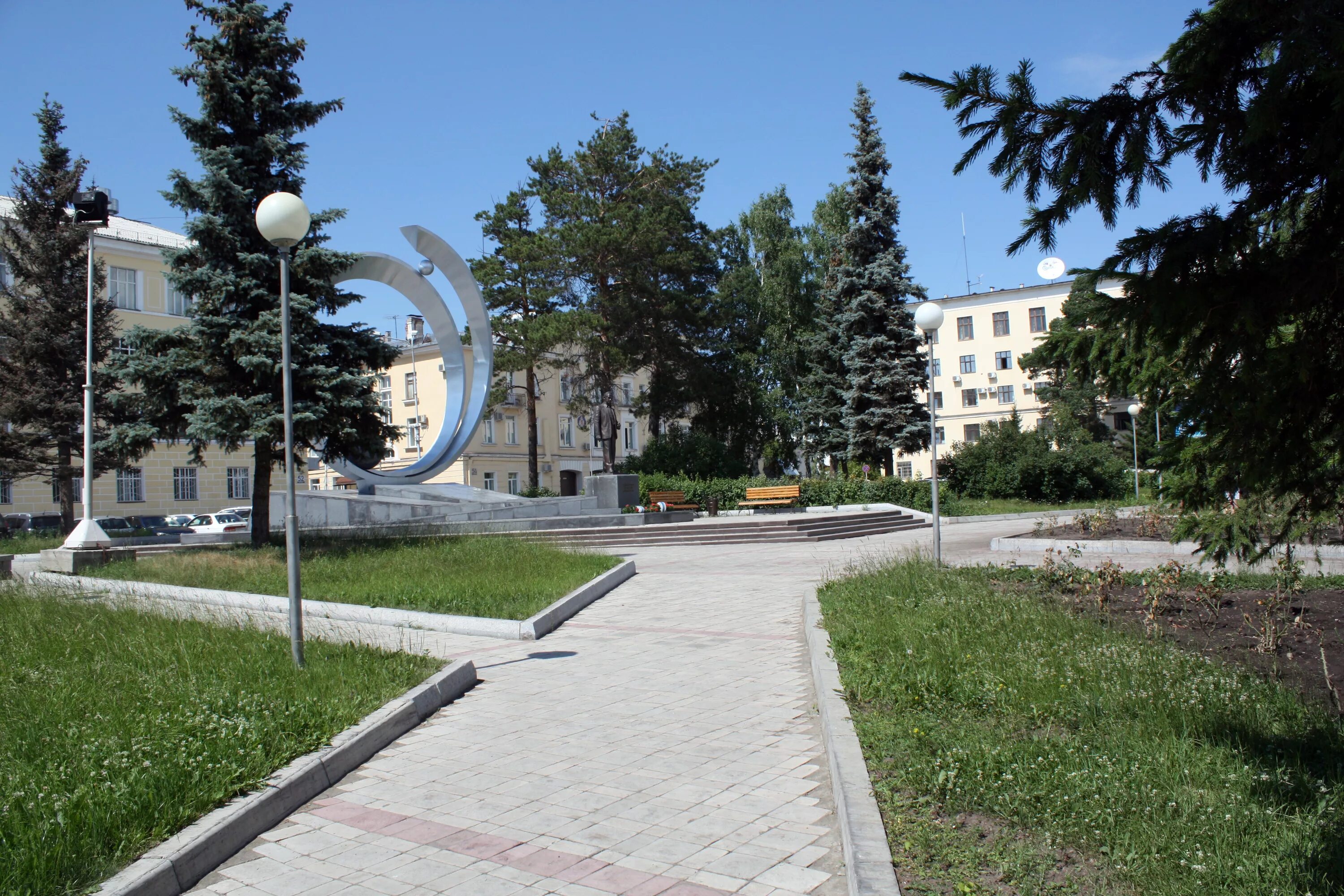 Железногорск красноярский край каналы. Площадь Железногорска Красноярского края. Сквер Зеленогорск Красноярский край. Красноярск-26 Железногорск. Красноярский край город Железногорск Кирова 10.