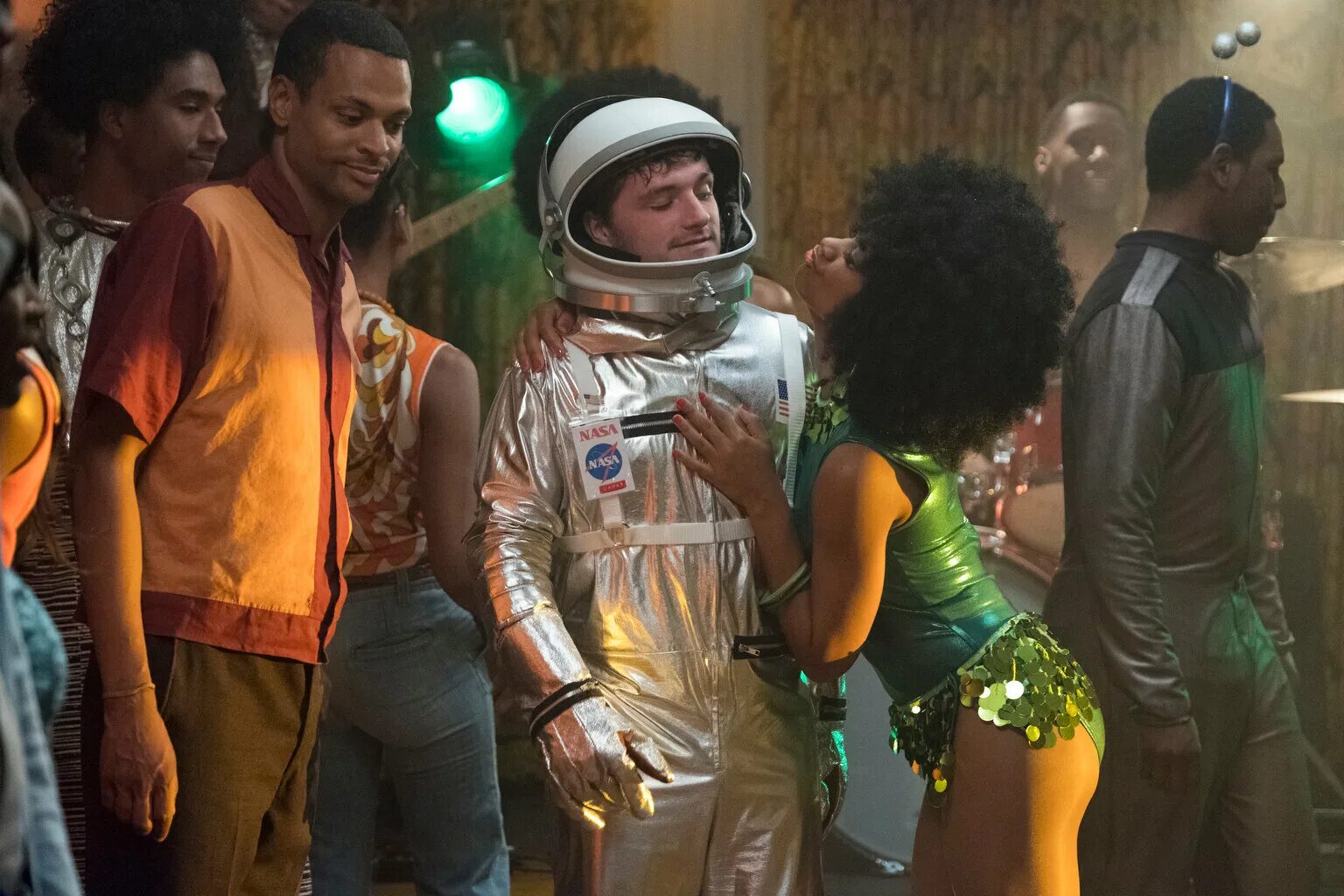 Иван добронравов 2016. Человек из будущего (1996). Человек из будущего число в. Человек из будущего число в. Человек из будущего фильм россия.