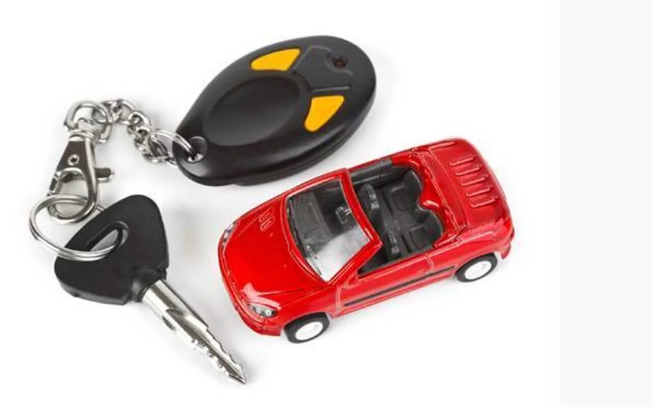 Включи машину ключ. Машина с ключом игрушечная. Игрушечный ключ от автомобиля. Детская игрушечная машинка с брелоком сигнализация. Машинка и ключ.