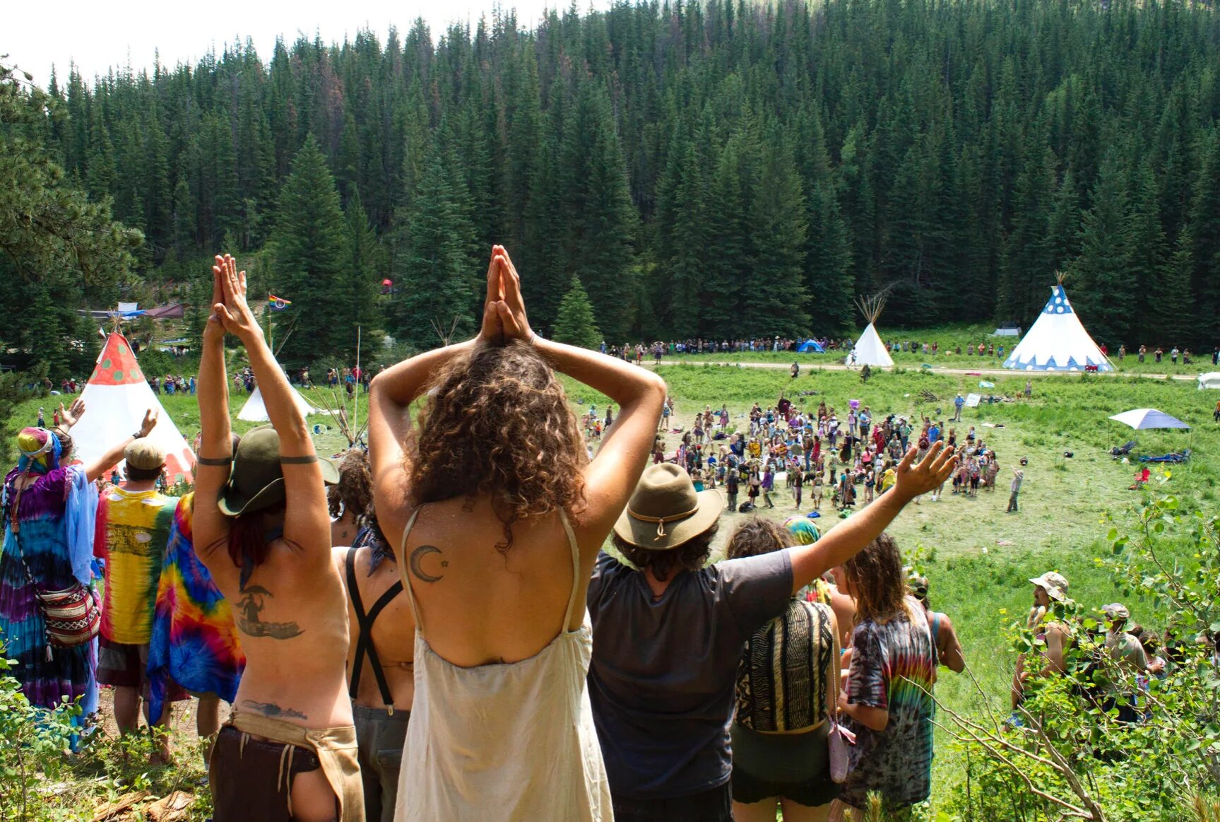 Фестиваль Rainbow Gathering. Собрание радуги хиппи. Нью-эйдж (New age). Собрание радуги Rainbow Gathering.