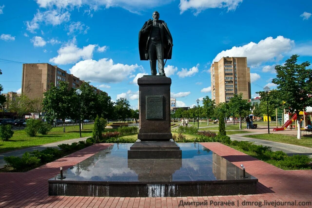 Железнодорожный московская область районы города. Г Железнодорожный Балашиха. Железнодорожный (Балашиха) города Московской области. Балашиха достопримечательности Железнодорожный Московская. Памятник Балашиха мкр . Железнодорожный.