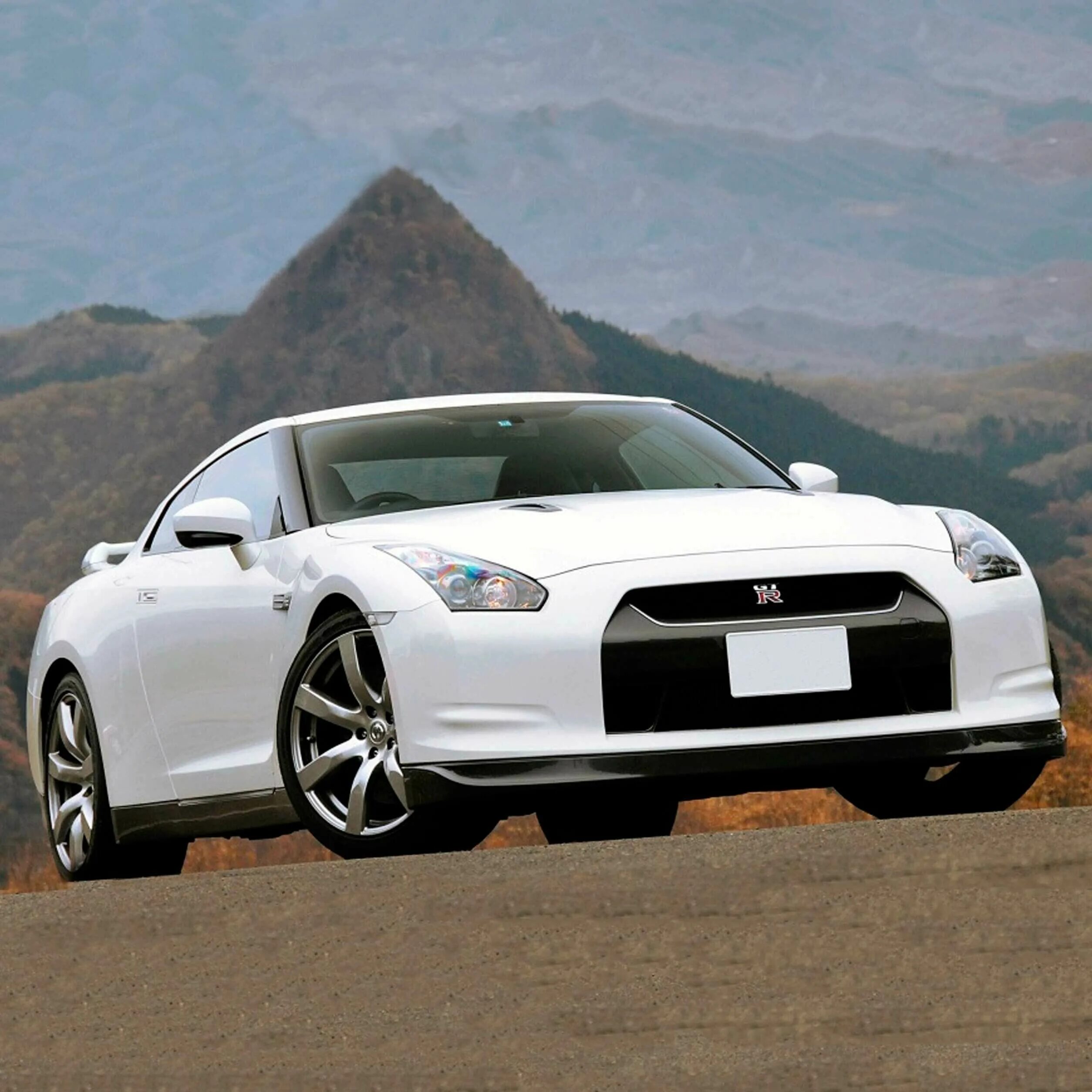 Покажи машину авто. Nissan gt-r 2008. Nissan gt-r 2007. Nissan GTR r35 2007. Nissan gt-r r35 2008.