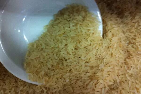 Сколько варится пропаренный. Пропаренный рис вареный. Варка риса длиннозерного. Рис длиннозернистый пропаренный отварить. Как приготовить пропаренный рис.