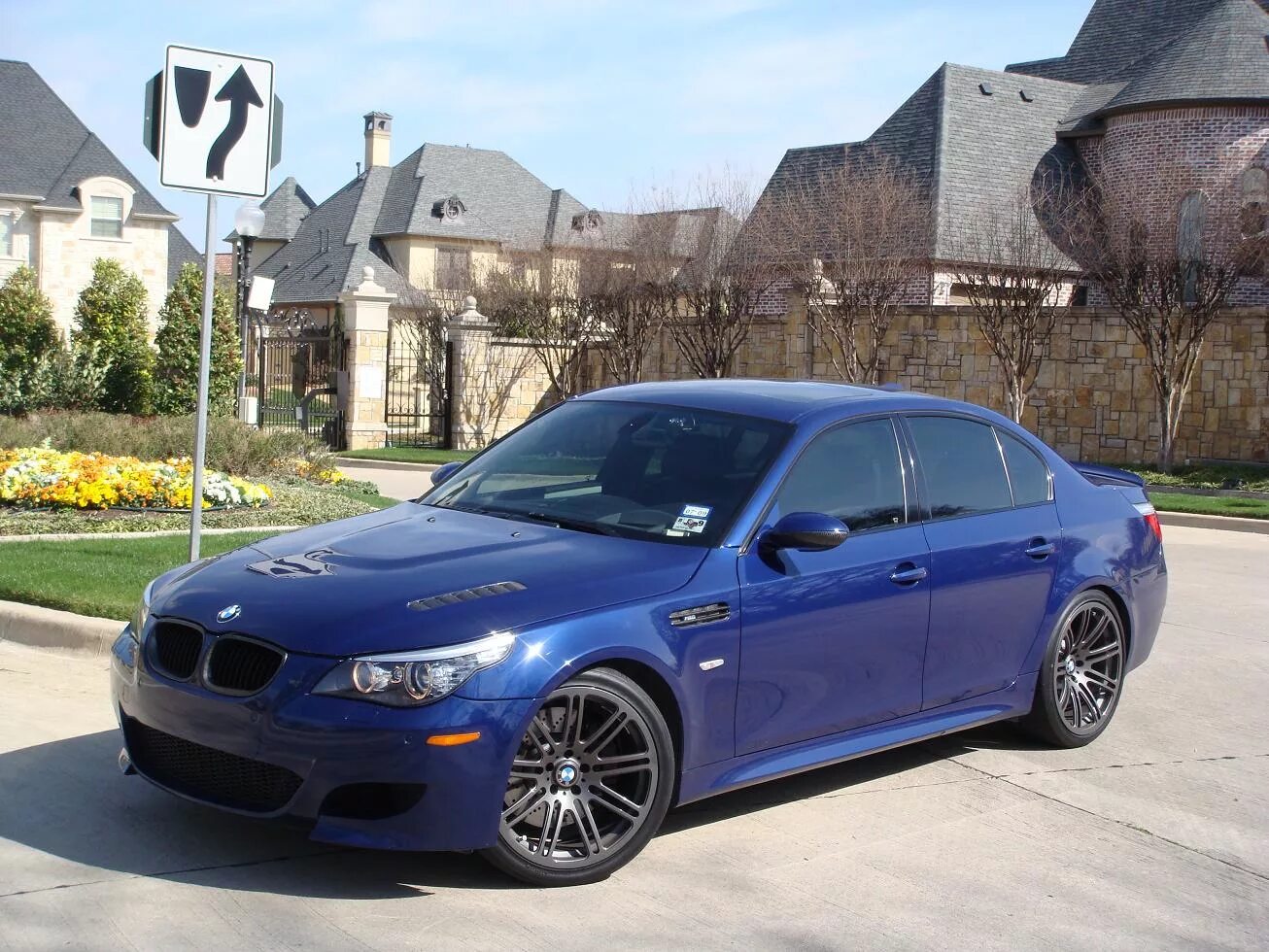 Цвета бмв е60. BMW e60 Blue. BMW m5 e60 синяя. BMW 5 e60 синяя. BMW e60 Dark Blue.